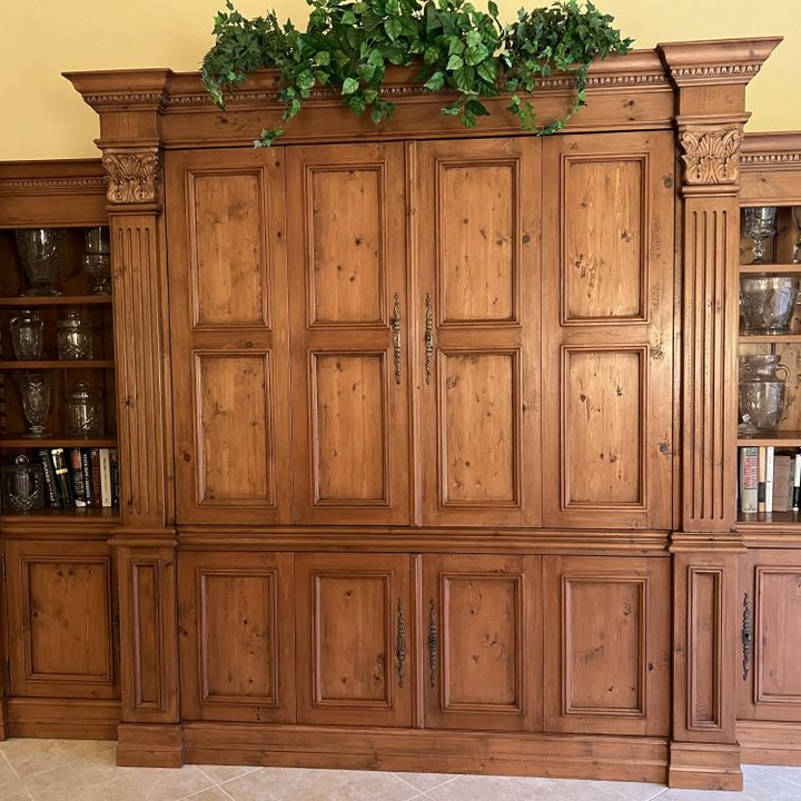 Active With Contract: $725,000 (2 beds, 2 baths, 2023 Square Feet)