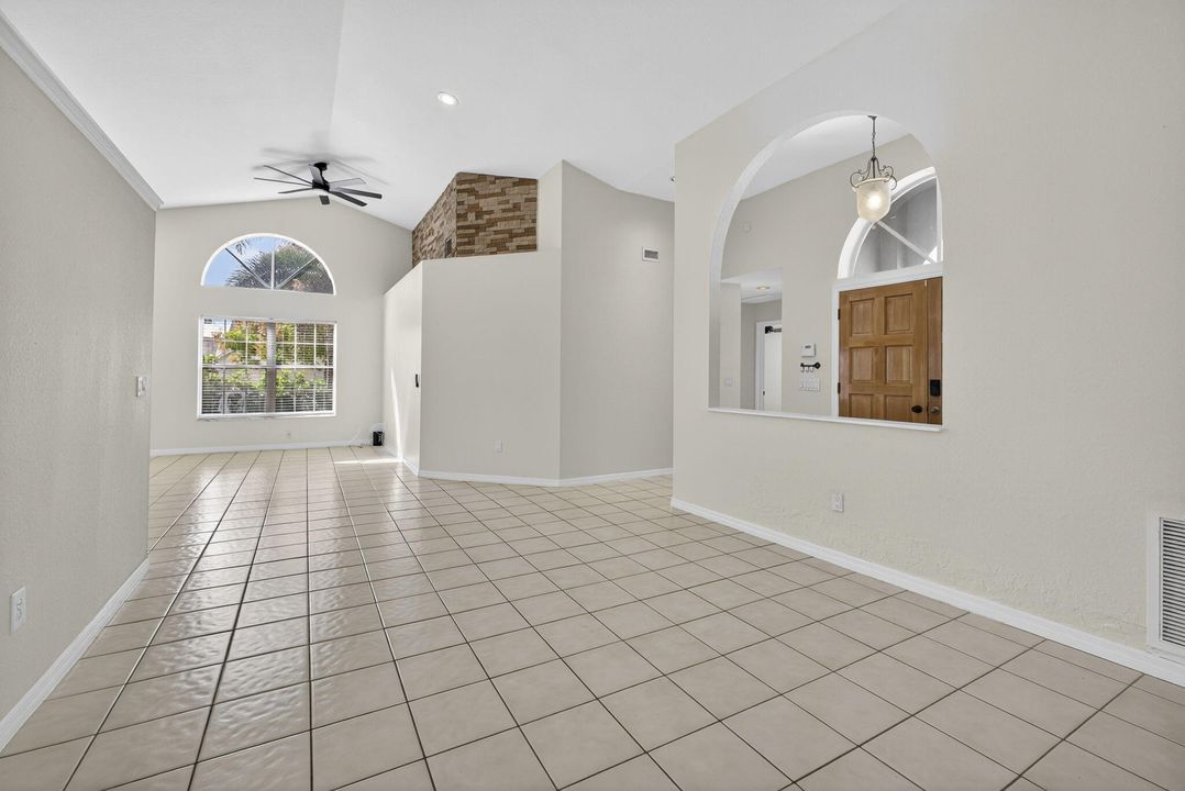 For Rent: $3,300 (3 beds, 2 baths, 2041 Square Feet)