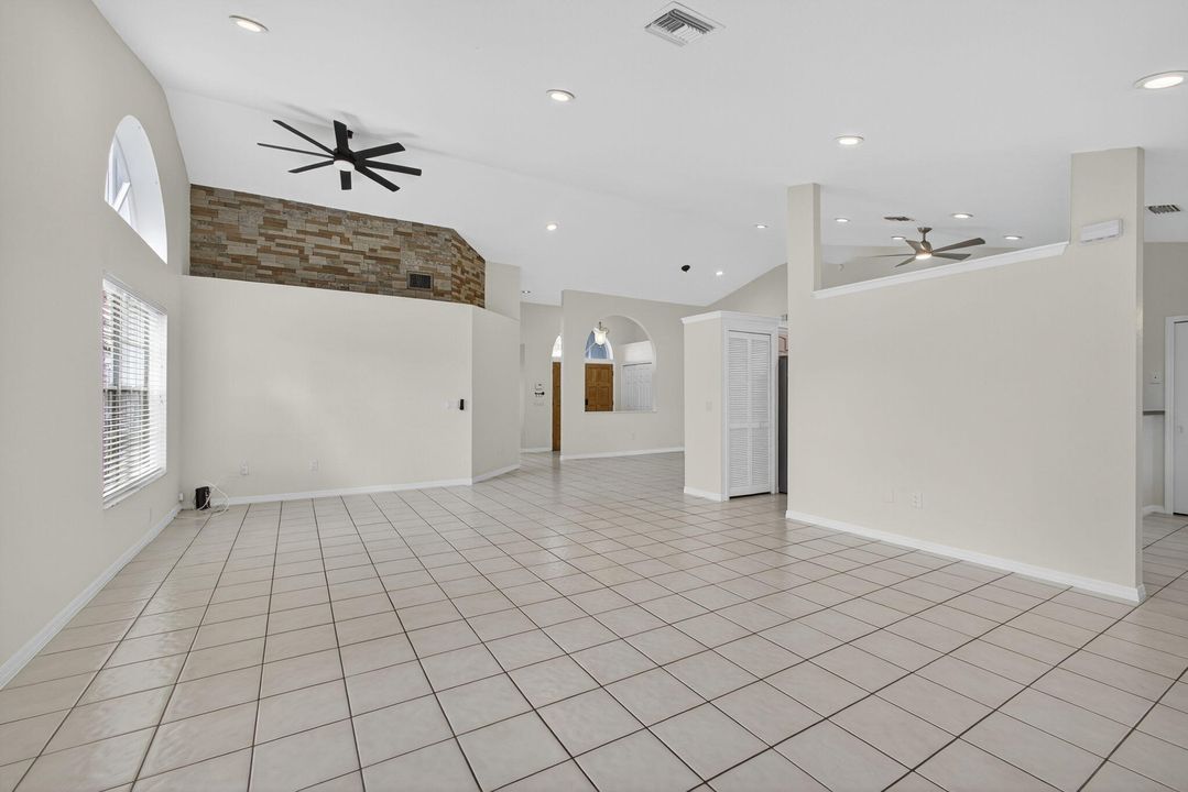 For Rent: $3,300 (3 beds, 2 baths, 2041 Square Feet)