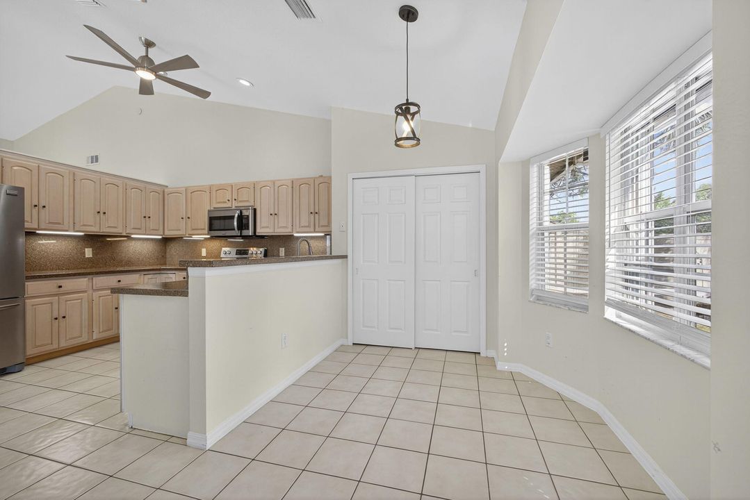 For Rent: $3,300 (3 beds, 2 baths, 2041 Square Feet)