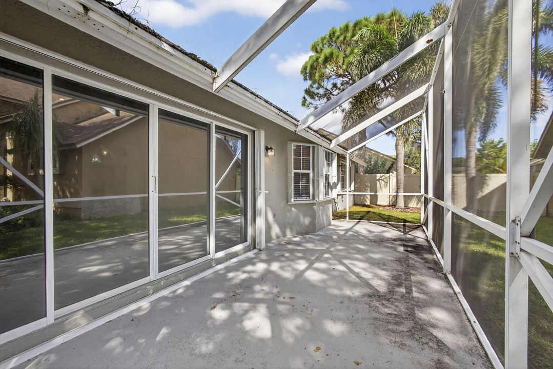 For Rent: $3,300 (3 beds, 2 baths, 2041 Square Feet)