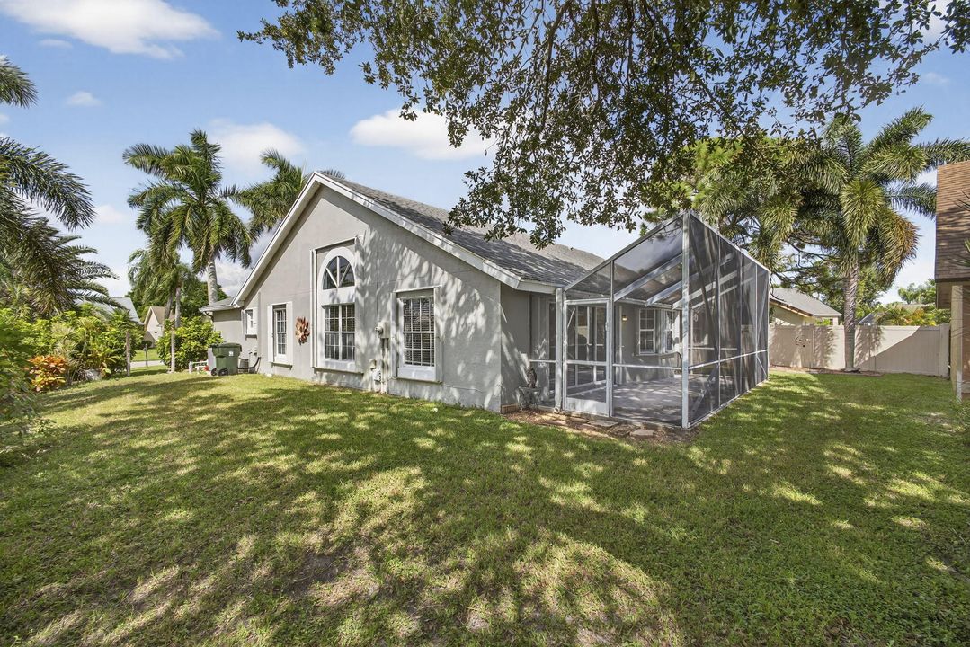 For Rent: $3,300 (3 beds, 2 baths, 2041 Square Feet)