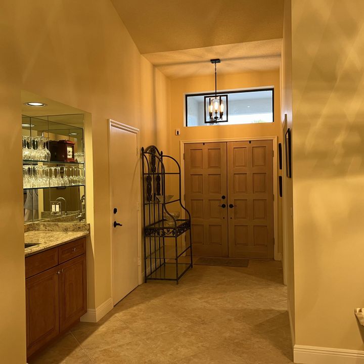 Active With Contract: $725,000 (2 beds, 2 baths, 2023 Square Feet)