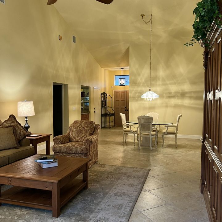 Active With Contract: $725,000 (2 beds, 2 baths, 2023 Square Feet)