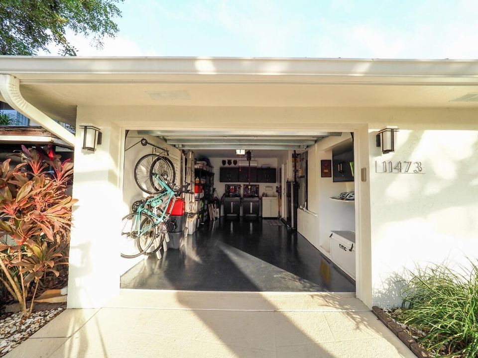 Active With Contract: $765,000 (2 beds, 2 baths, 1841 Square Feet)