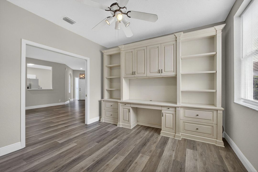 合同活跃: $359,900 (3 贝兹, 2 浴室, 1400 平方英尺)