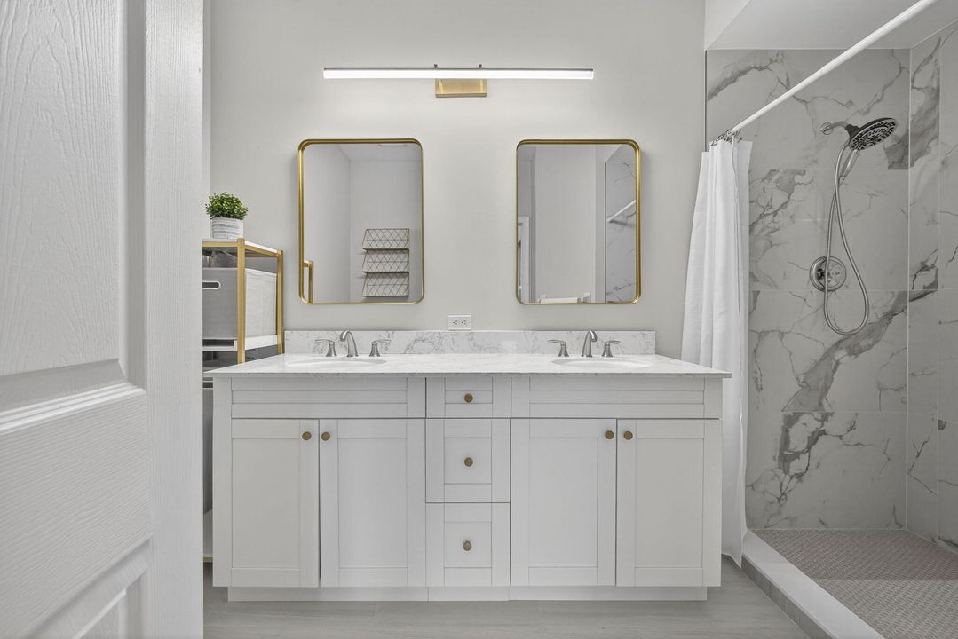 合同活跃: $359,900 (3 贝兹, 2 浴室, 1400 平方英尺)