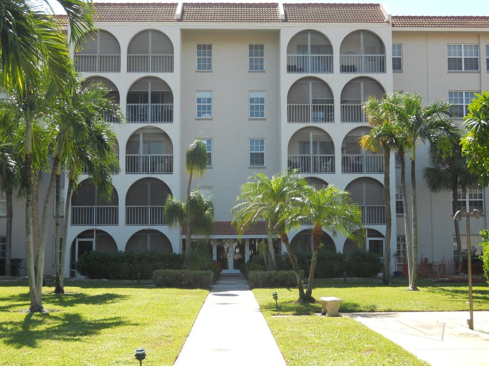 For Sale: $144,900 (2 beds, 2 baths, 1080 Square Feet)