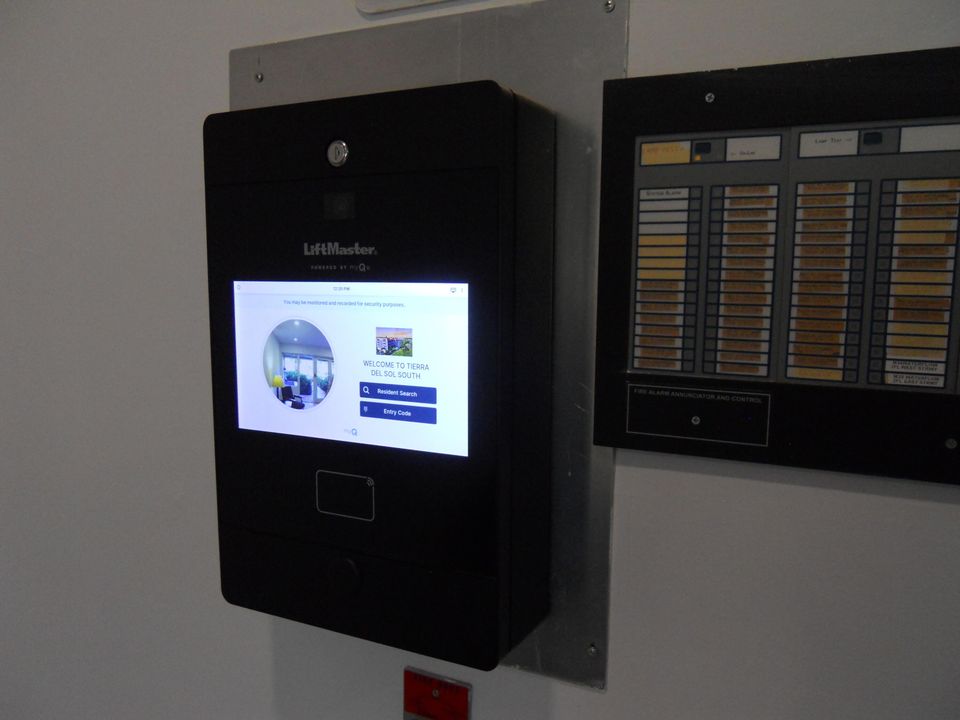 For Sale: $144,900 (2 beds, 2 baths, 1080 Square Feet)