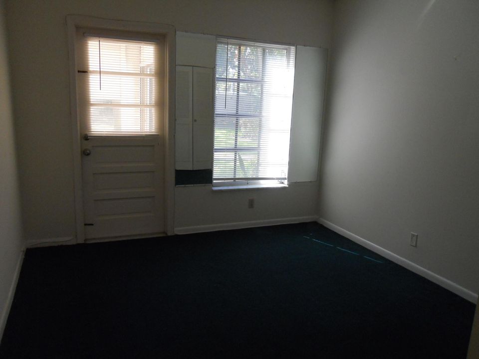 For Sale: $144,900 (2 beds, 2 baths, 1080 Square Feet)