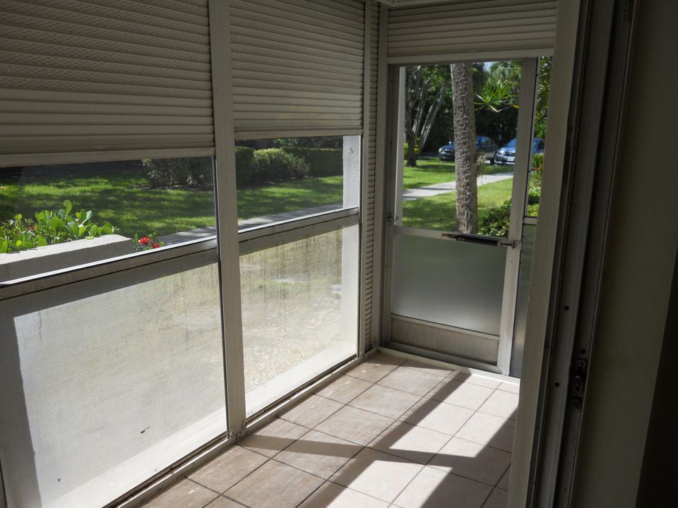 For Sale: $144,900 (2 beds, 2 baths, 1080 Square Feet)