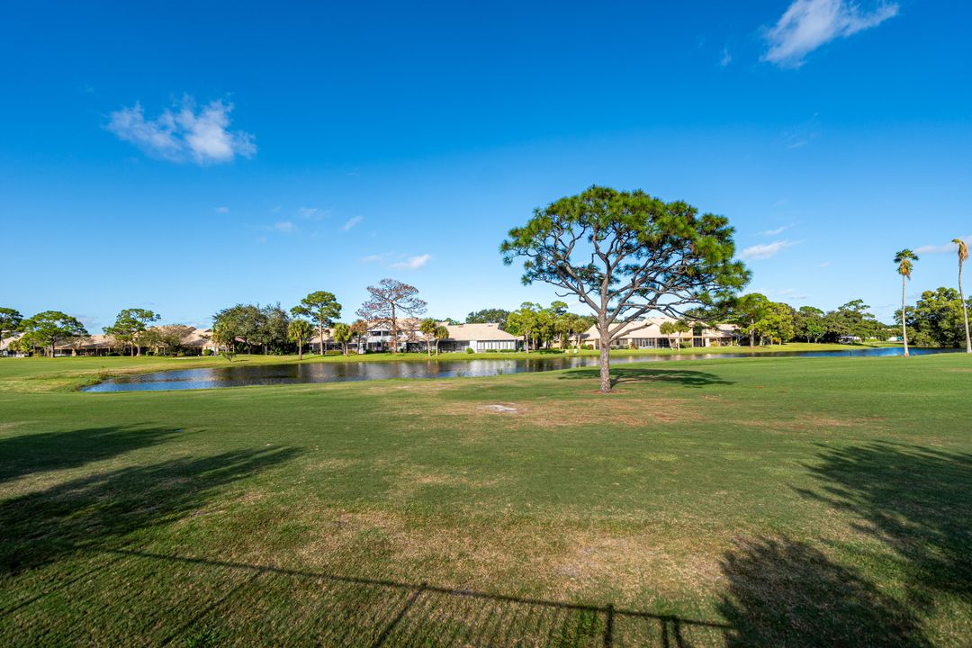 Под контрактом: $610,000 (3 спален, 2 ванн, 1730 Квадратных фут)