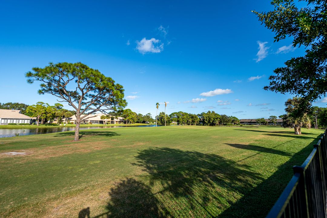 Под контрактом: $610,000 (3 спален, 2 ванн, 1730 Квадратных фут)