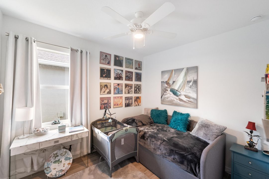 Под контрактом: $610,000 (3 спален, 2 ванн, 1730 Квадратных фут)