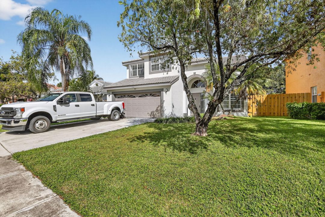 For Sale: $559,900 (3 beds, 2 baths, 2132 Square Feet)
