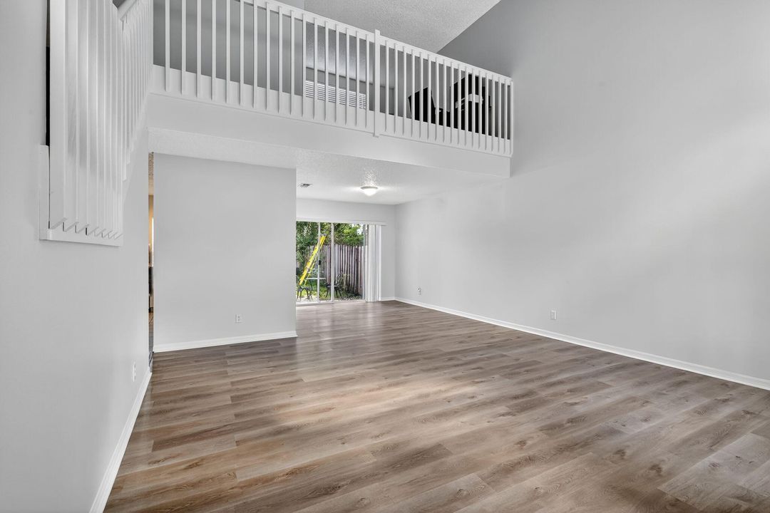 For Sale: $559,900 (3 beds, 2 baths, 2132 Square Feet)