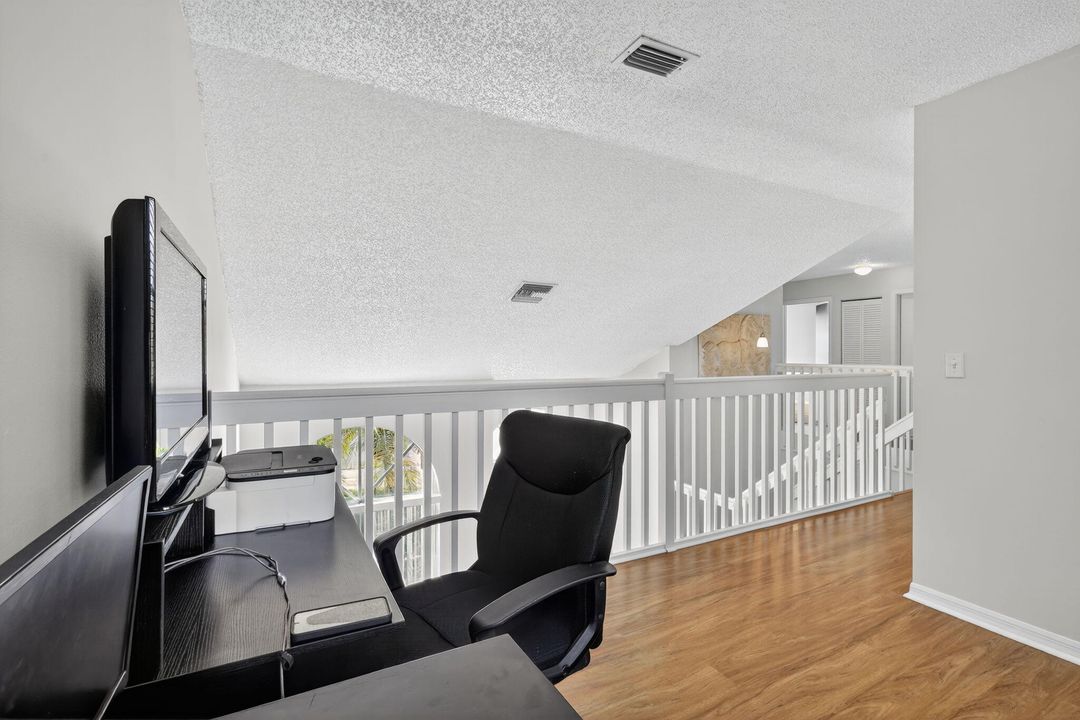 For Sale: $559,900 (3 beds, 2 baths, 2132 Square Feet)