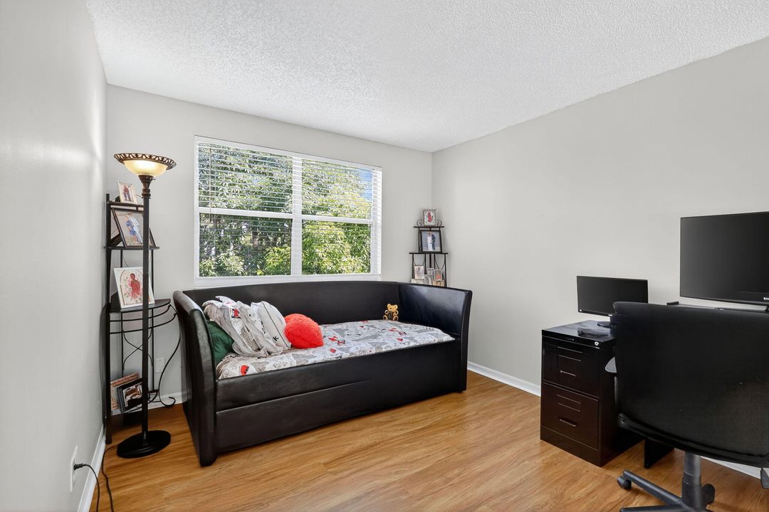 For Sale: $559,900 (3 beds, 2 baths, 2132 Square Feet)