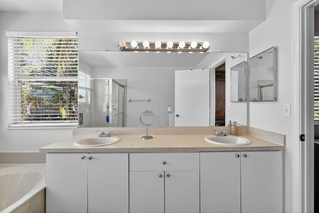 For Sale: $559,900 (3 beds, 2 baths, 2132 Square Feet)