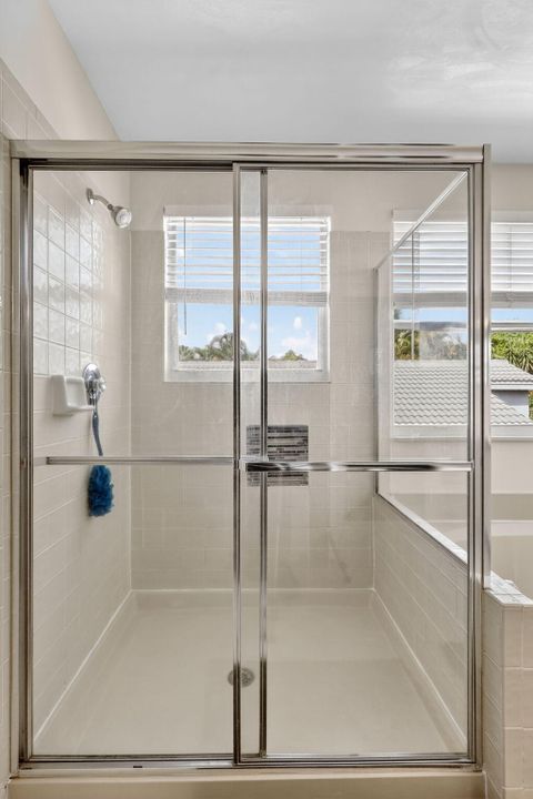 For Sale: $559,900 (3 beds, 2 baths, 2132 Square Feet)