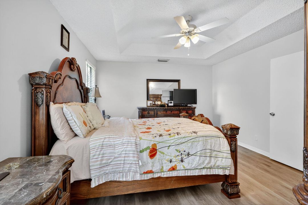 For Sale: $559,900 (3 beds, 2 baths, 2132 Square Feet)