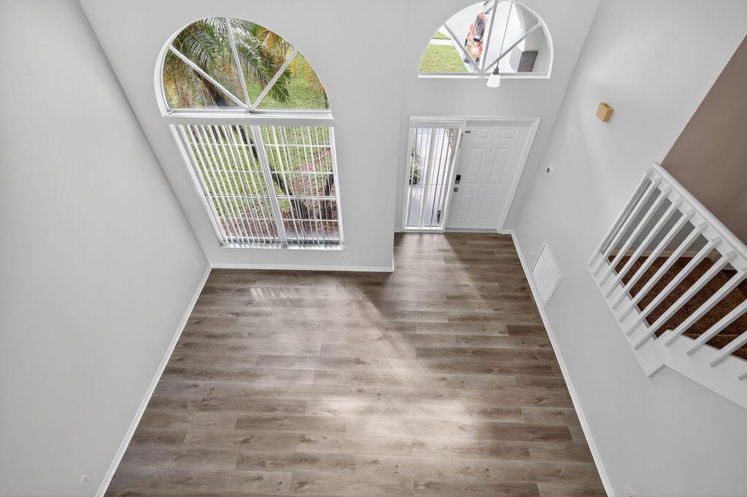 For Sale: $559,900 (3 beds, 2 baths, 2132 Square Feet)