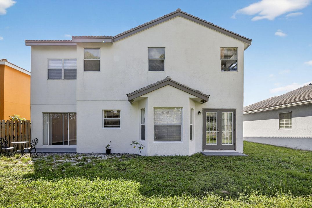 For Sale: $559,900 (3 beds, 2 baths, 2132 Square Feet)