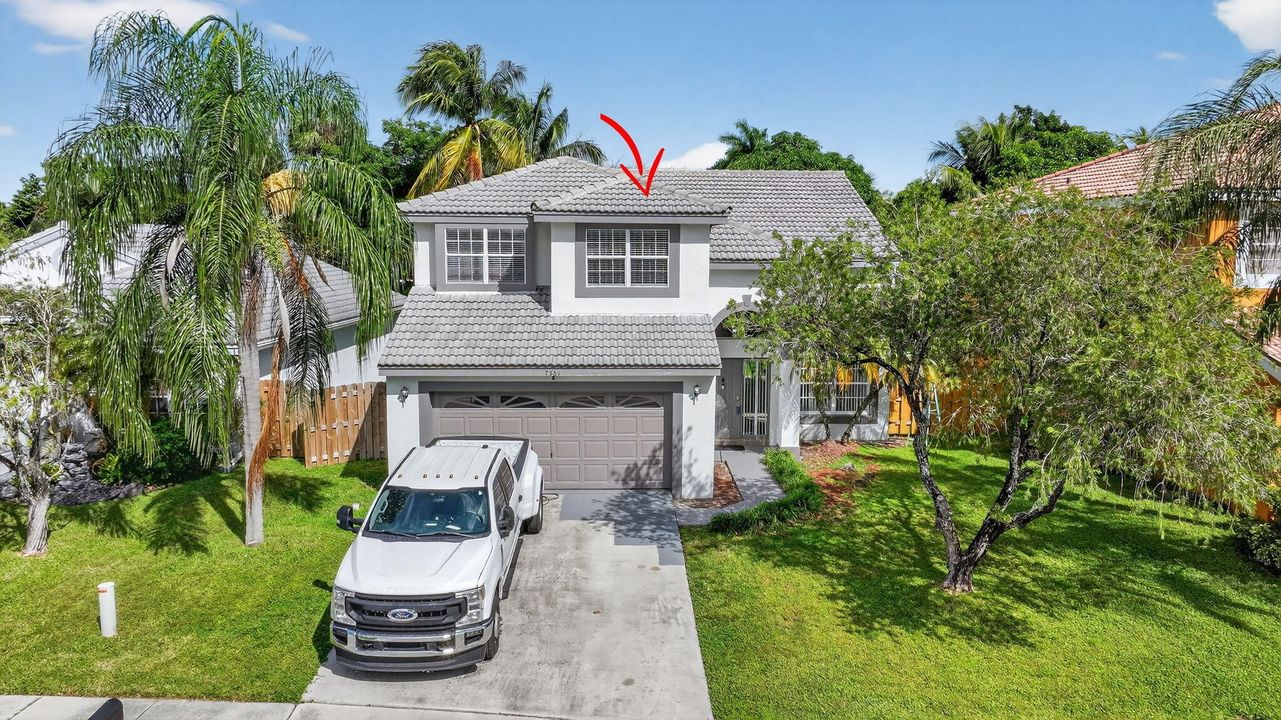 For Sale: $559,900 (3 beds, 2 baths, 2132 Square Feet)