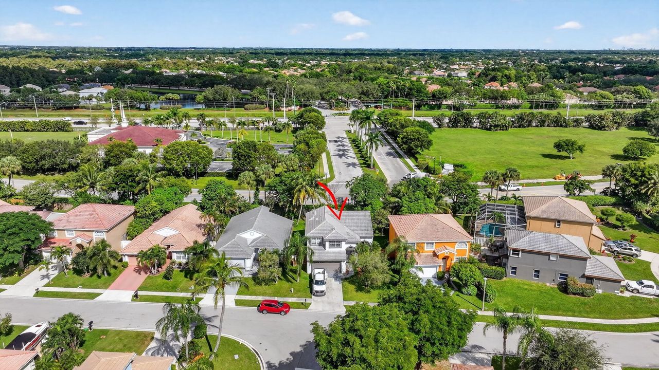 For Sale: $559,900 (3 beds, 2 baths, 2132 Square Feet)