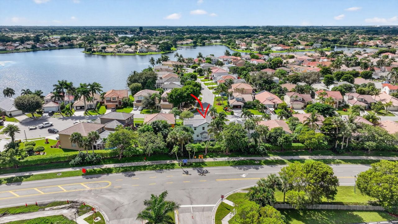 For Sale: $559,900 (3 beds, 2 baths, 2132 Square Feet)