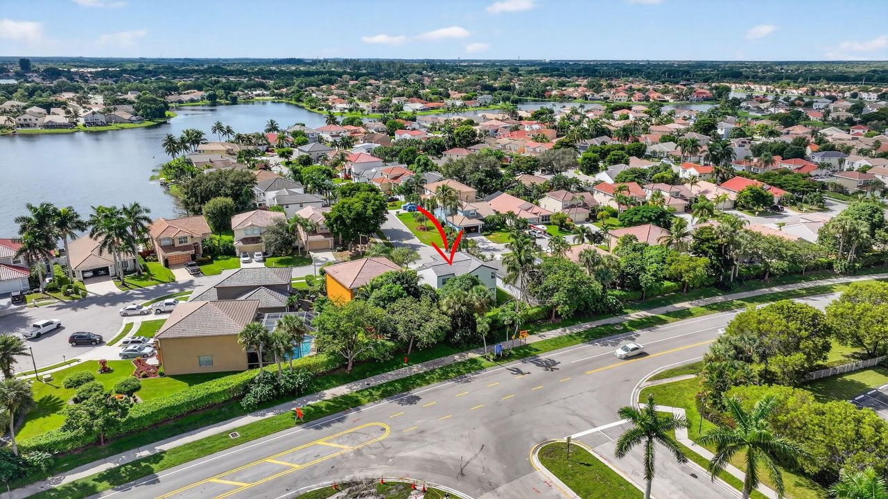 For Sale: $559,900 (3 beds, 2 baths, 2132 Square Feet)