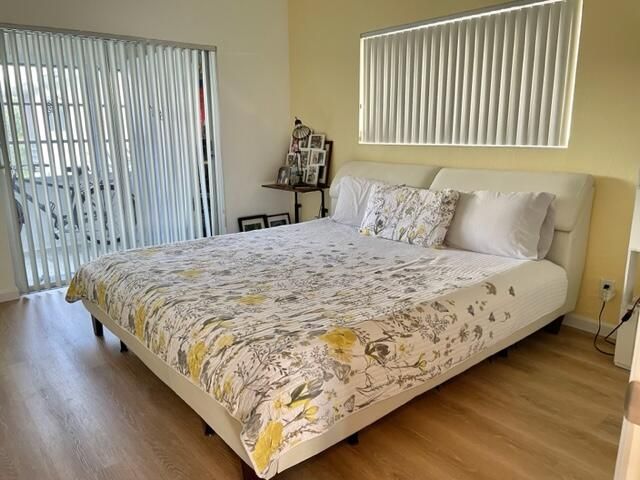 待售: $136,900 (2 贝兹, 1 浴室, 819 平方英尺)