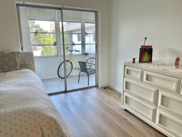 待售: $136,900 (2 贝兹, 1 浴室, 819 平方英尺)