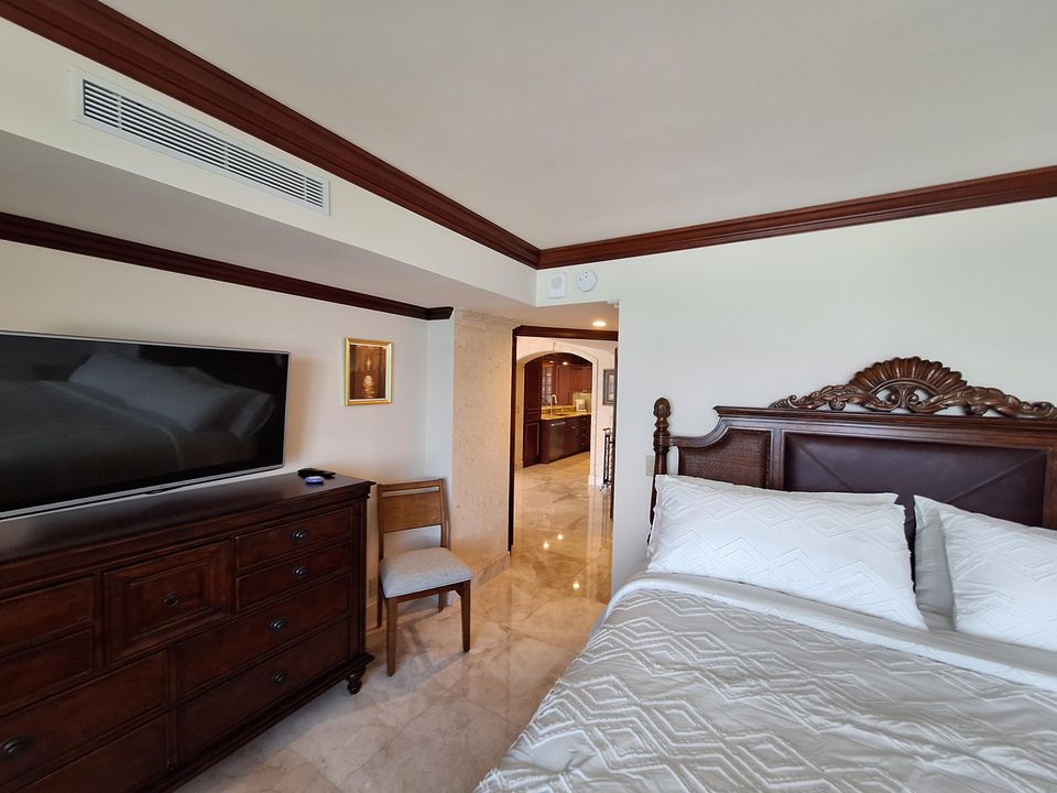 For Rent: $6,000 (3 beds, 3 baths, 1617 Square Feet)