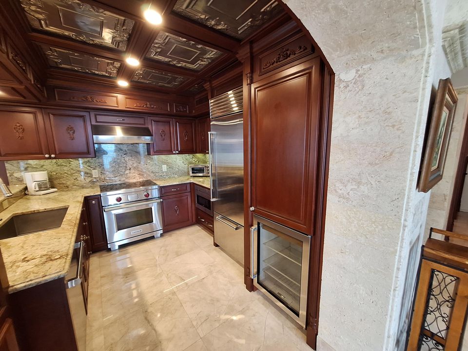 For Rent: $6,000 (3 beds, 3 baths, 1617 Square Feet)