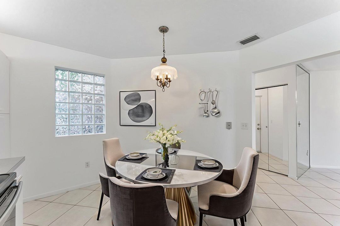 For Sale: $274,500 (3 beds, 2 baths, 1392 Square Feet)