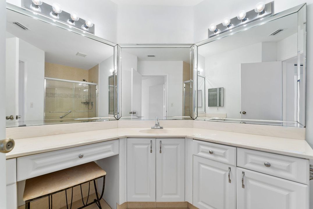 For Sale: $274,500 (3 beds, 2 baths, 1392 Square Feet)