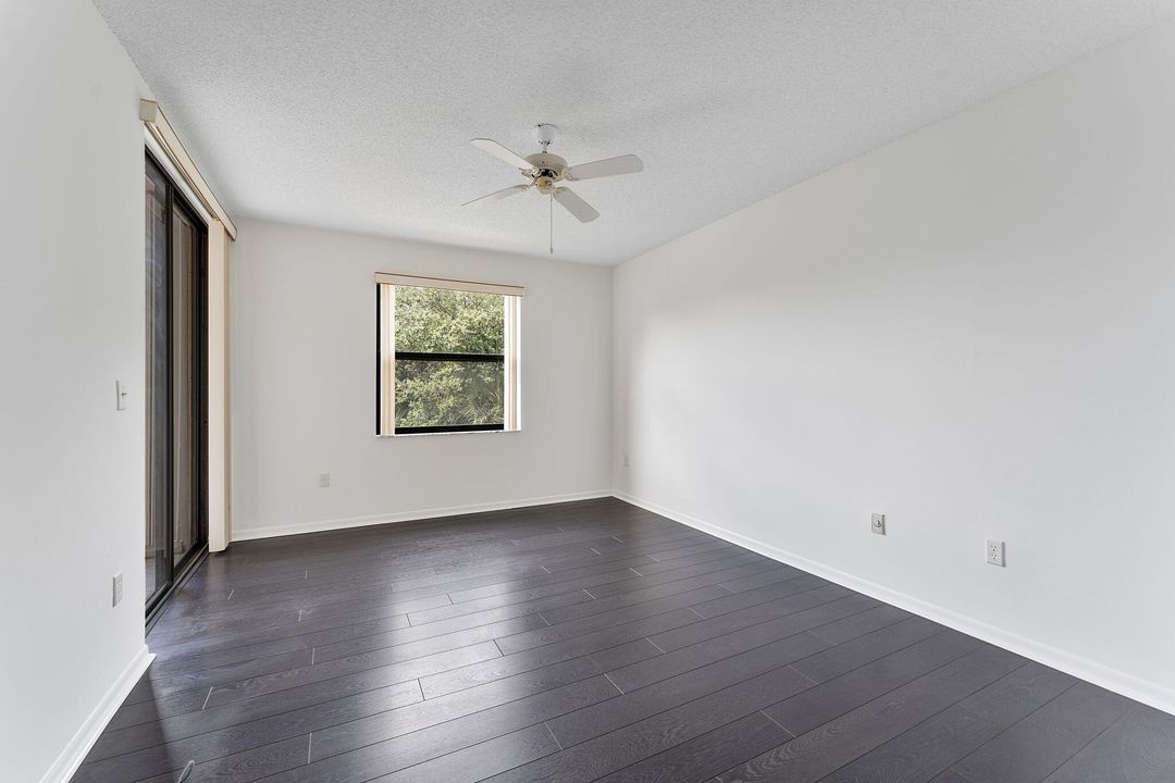 For Sale: $274,500 (3 beds, 2 baths, 1392 Square Feet)