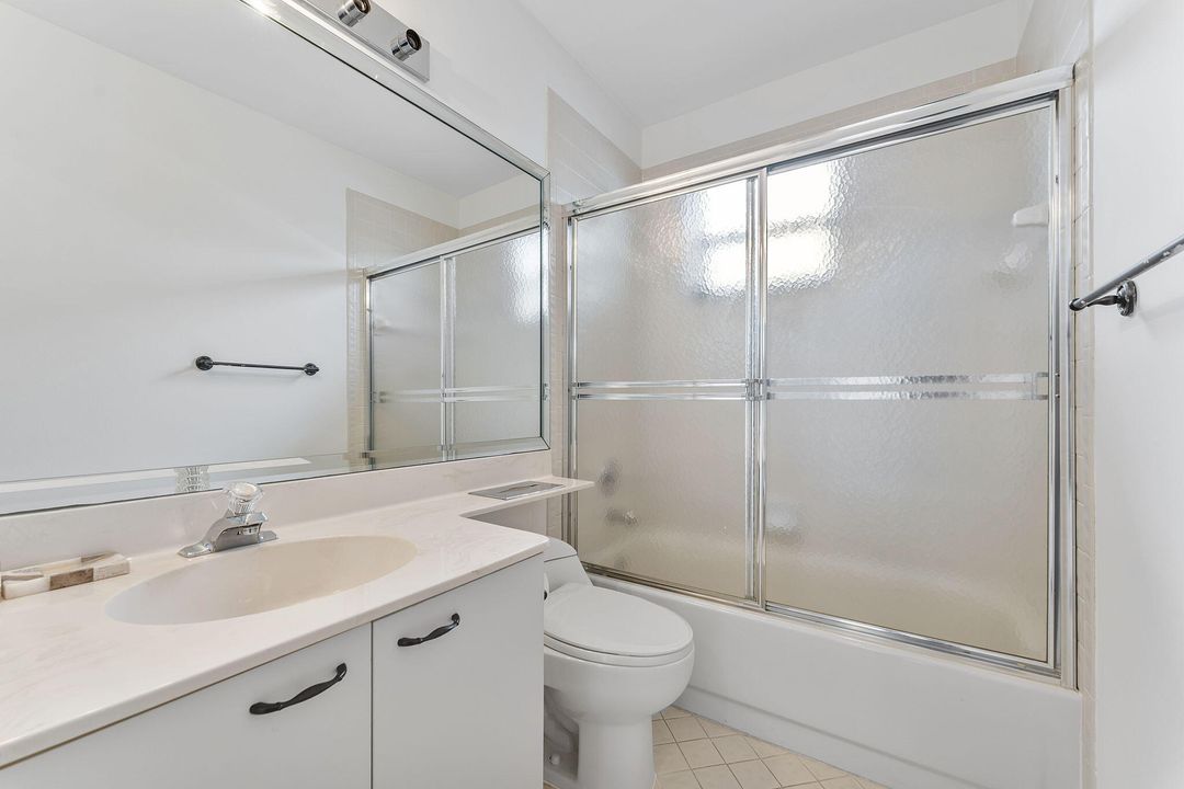 For Sale: $274,500 (3 beds, 2 baths, 1392 Square Feet)