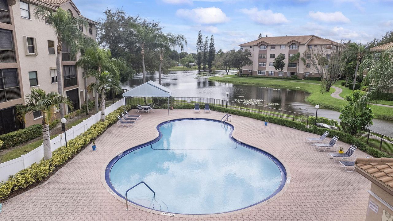 For Sale: $274,500 (3 beds, 2 baths, 1392 Square Feet)