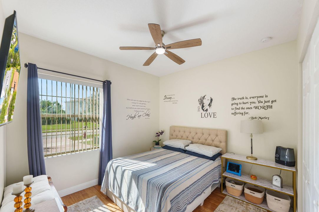 Под контрактом: $470,000 (4 спален, 3 ванн, 2386 Квадратных фут)