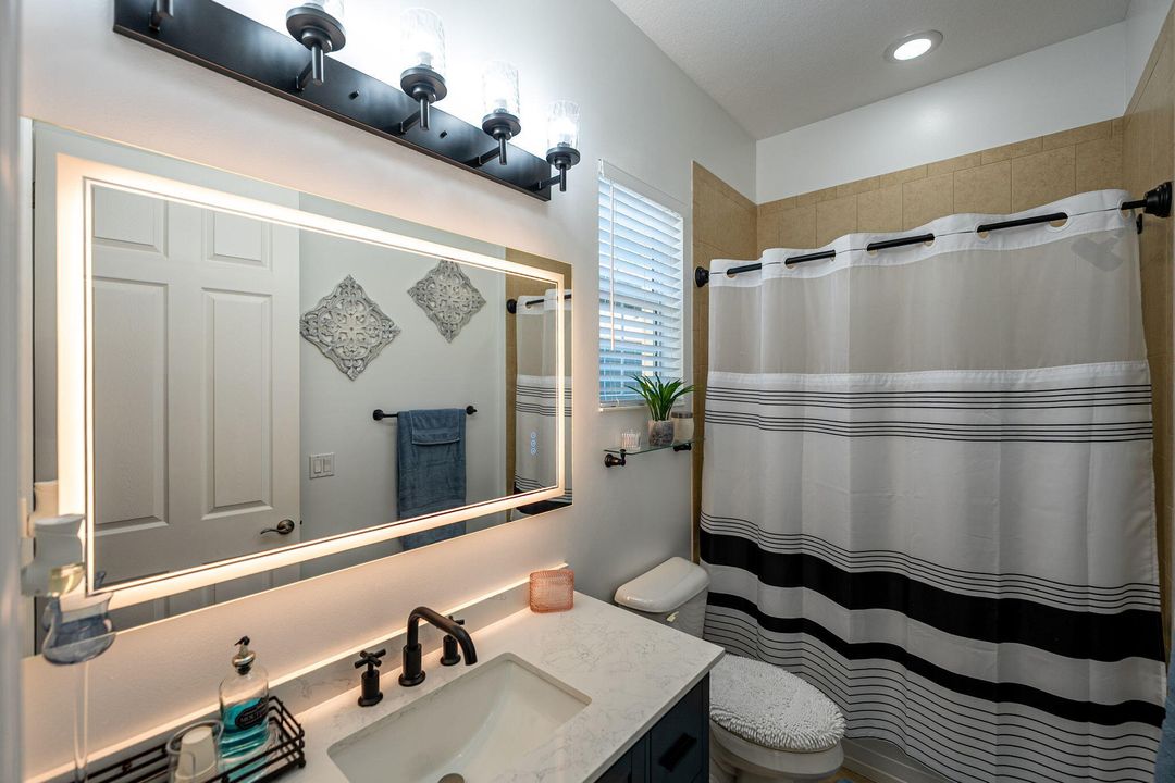 Под контрактом: $470,000 (4 спален, 3 ванн, 2386 Квадратных фут)