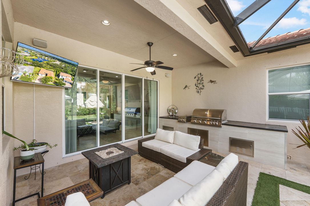 Под контрактом: $470,000 (4 спален, 3 ванн, 2386 Квадратных фут)