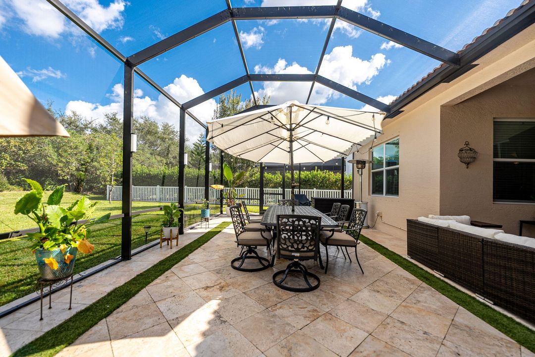 Под контрактом: $470,000 (4 спален, 3 ванн, 2386 Квадратных фут)