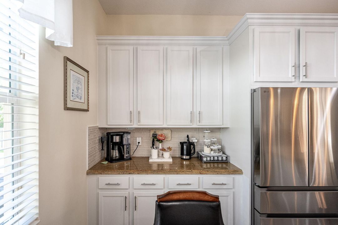 Под контрактом: $470,000 (4 спален, 3 ванн, 2386 Квадратных фут)