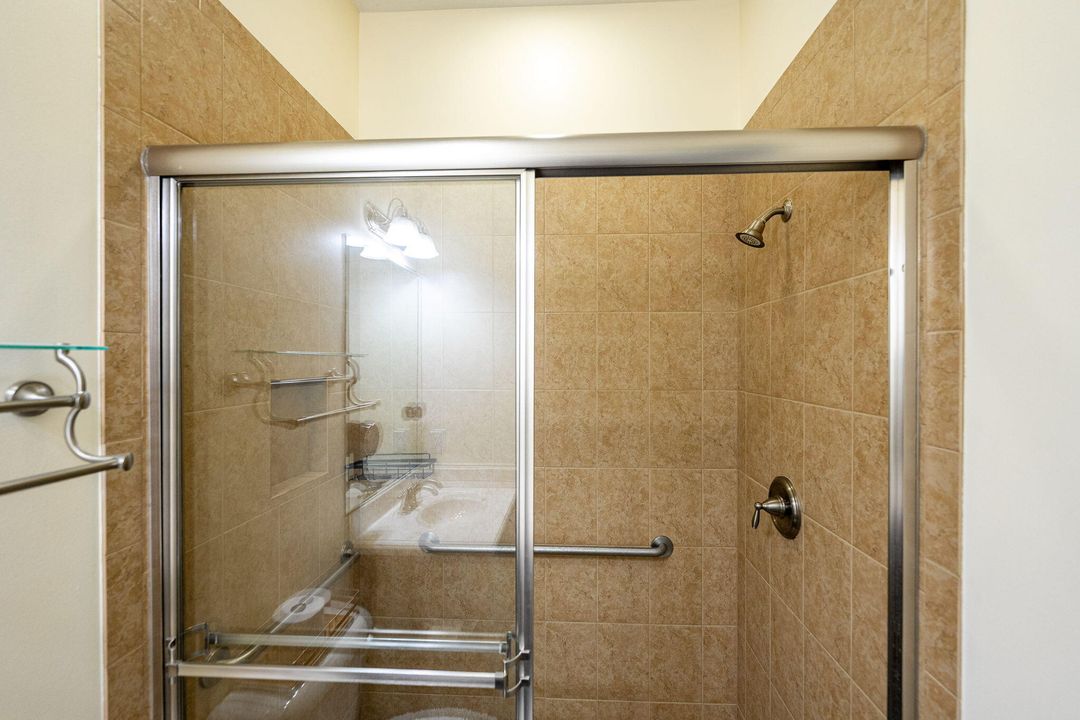 Под контрактом: $470,000 (4 спален, 3 ванн, 2386 Квадратных фут)