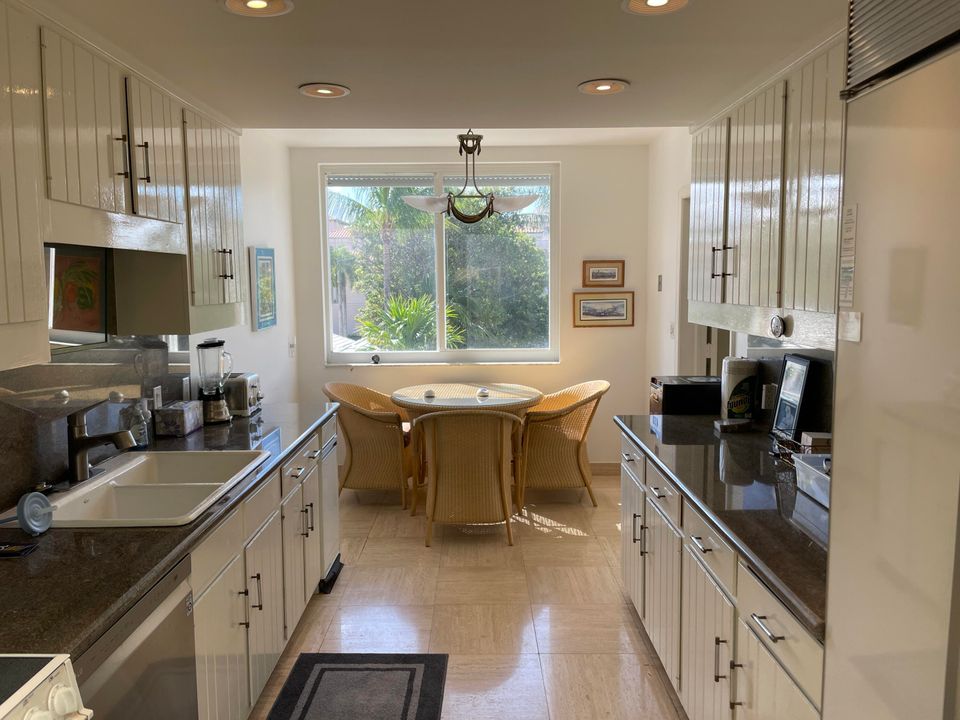 For Sale: $6,900,000 (3 beds, 3 baths, 2428 Square Feet)