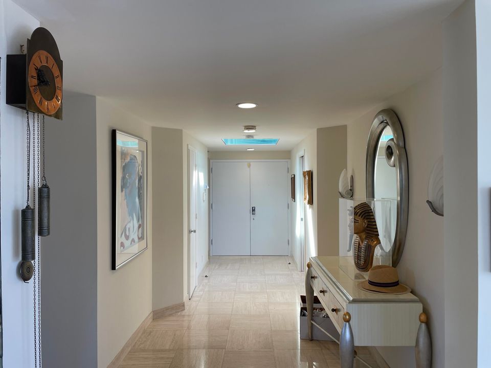 For Sale: $6,900,000 (3 beds, 3 baths, 2428 Square Feet)