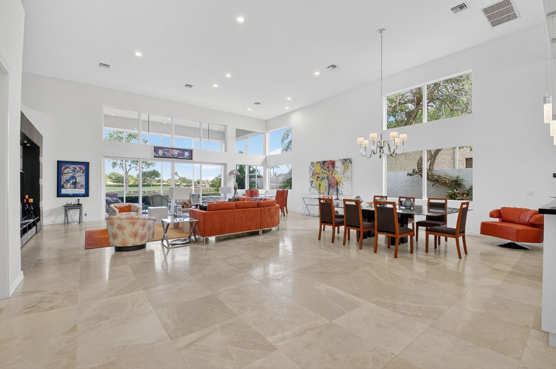 合同活跃: $2,900,000 (5 贝兹, 5 浴室, 4664 平方英尺)