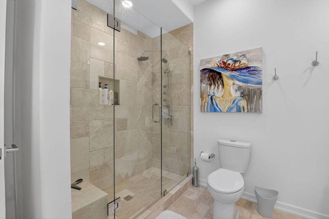 合同活跃: $2,900,000 (5 贝兹, 5 浴室, 4664 平方英尺)